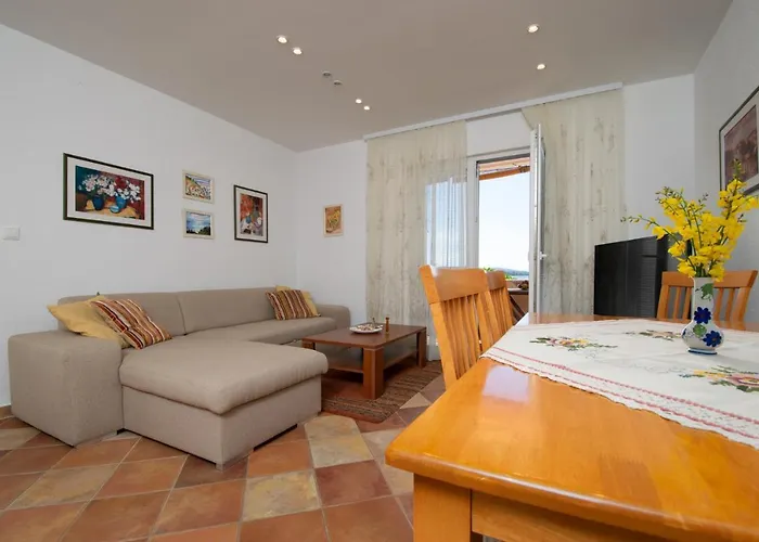 Meic Apartmán Pirovac