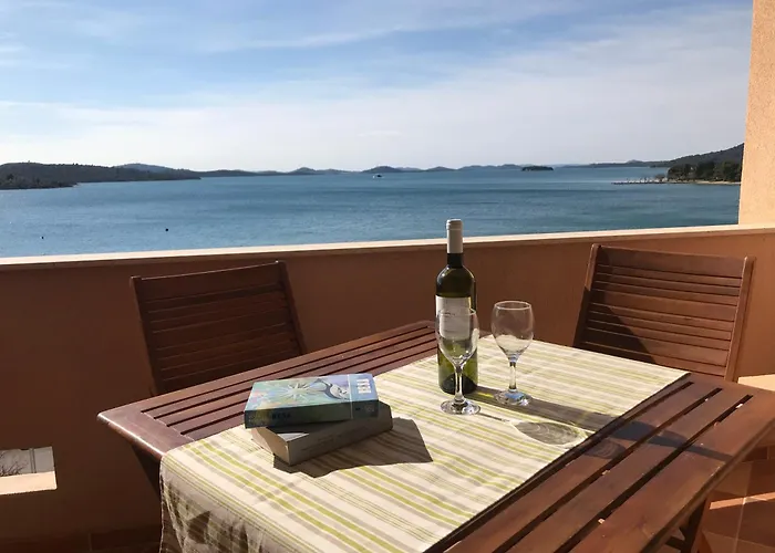 Meic Apartmán Pirovac